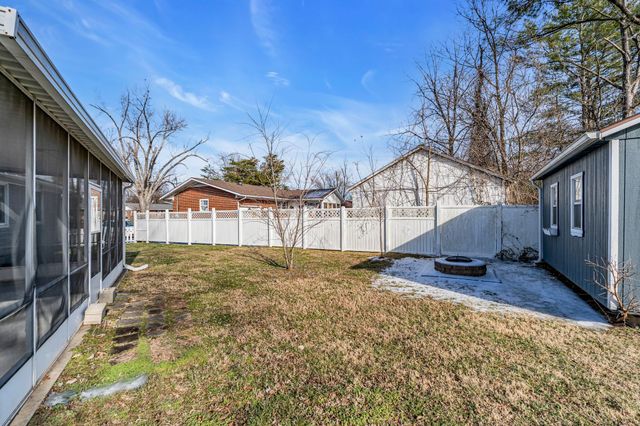 1015 Glenwood Dr, Murfreesboro, TN 37129