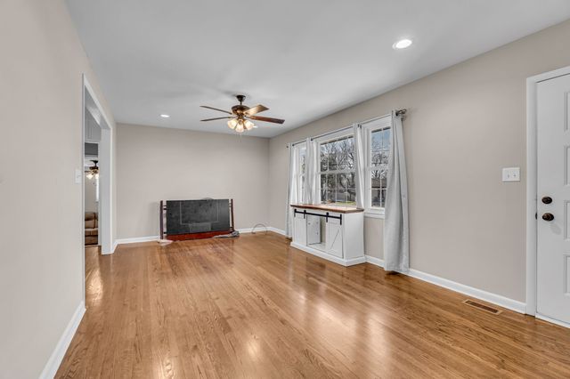 1015 Glenwood Dr, Murfreesboro, TN 37129