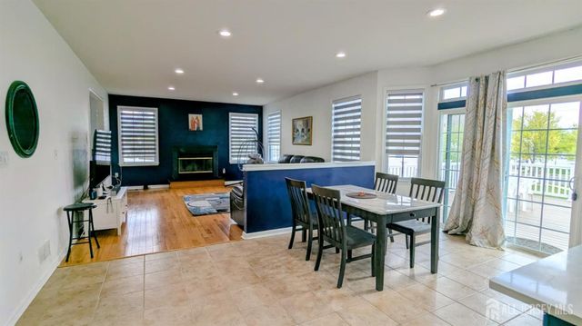 22 Honey Locust Drive, Monroe, NJ 08831