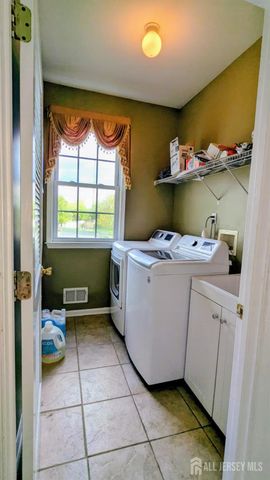 22 Honey Locust Drive, Monroe, NJ 08831