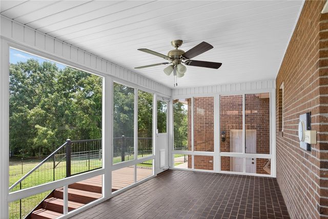 108 Crane's Crossing Drive, West Union, SC 29696