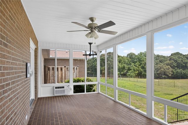 108 Crane's Crossing Drive, West Union, SC 29696