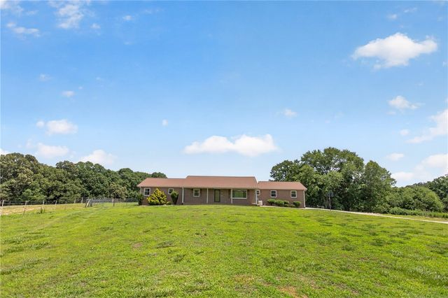 108 Crane's Crossing Drive, West Union, SC 29696
