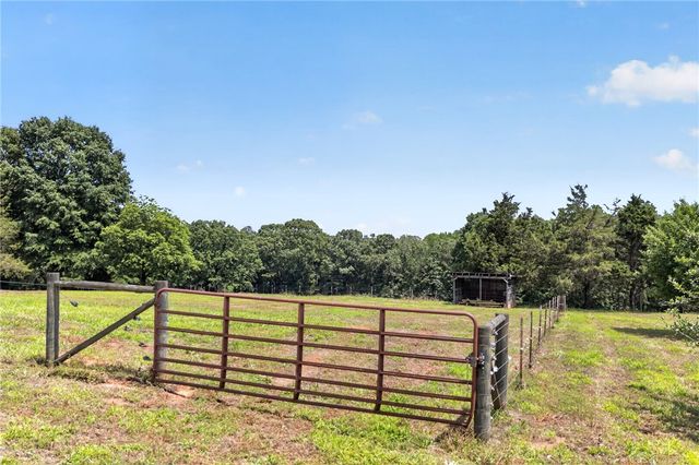 108 Crane's Crossing Drive, West Union, SC 29696
