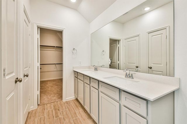 678 Royal Arch, Conroe, TX 77304