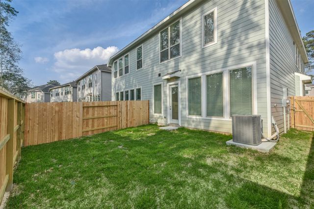 678 Royal Arch, Conroe, TX 77304