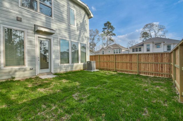 678 Royal Arch, Conroe, TX 77304