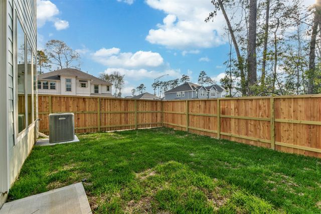 678 Royal Arch, Conroe, TX 77304