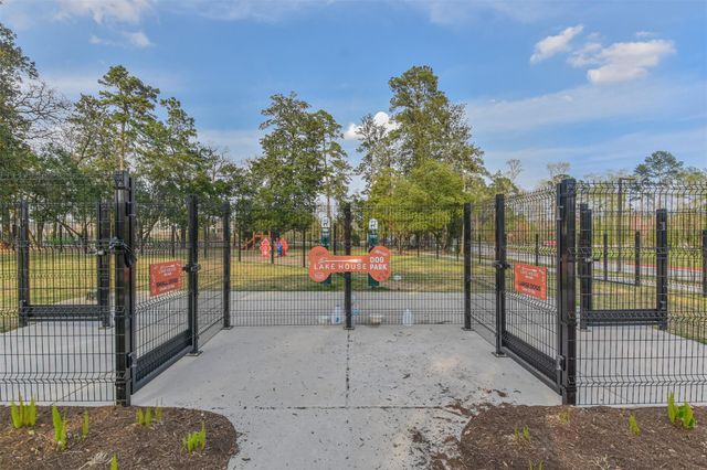 678 Royal Arch, Conroe, TX 77304