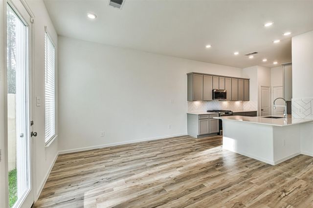 678 Royal Arch, Conroe, TX 77304