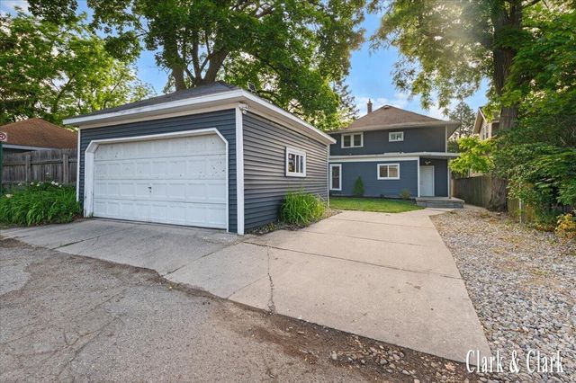 437 Rosewood Avenue Se, East Grand Rapids, MI 49506