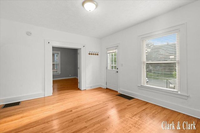437 Rosewood Avenue Se, East Grand Rapids, MI 49506