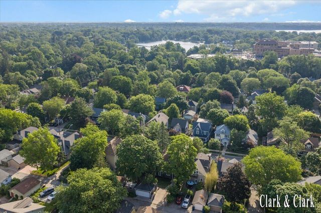 437 Rosewood Avenue Se, East Grand Rapids, MI 49506