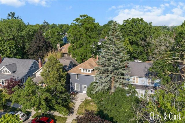 437 Rosewood Avenue Se, East Grand Rapids, MI 49506