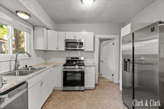 437 Rosewood Avenue Se, East Grand Rapids, MI 49506