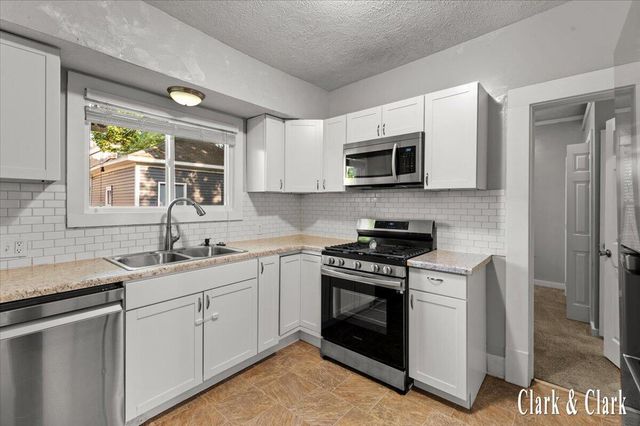 437 Rosewood Avenue Se, East Grand Rapids, MI 49506