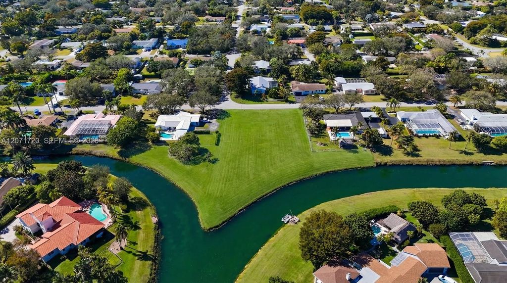 17325 SW 84 Avenue, Palmetto Bay, FL 33157