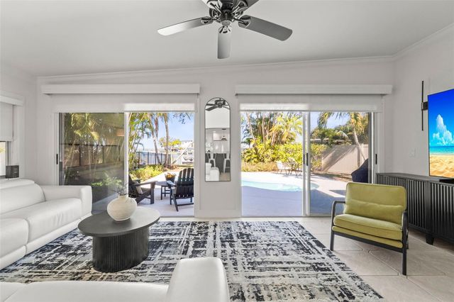 402 161ST AVENUE, Redington Beach, FL 33708