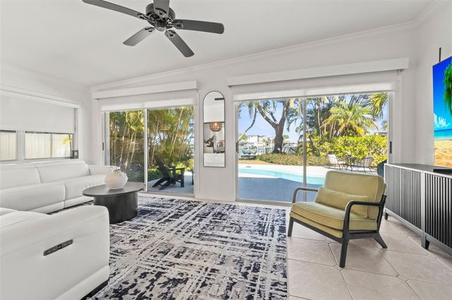 402 161ST AVENUE, Redington Beach, FL 33708