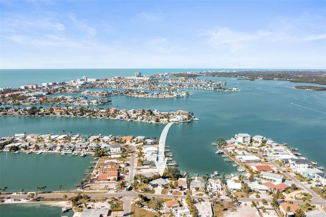 402 161ST AVENUE, Redington Beach, FL 33708