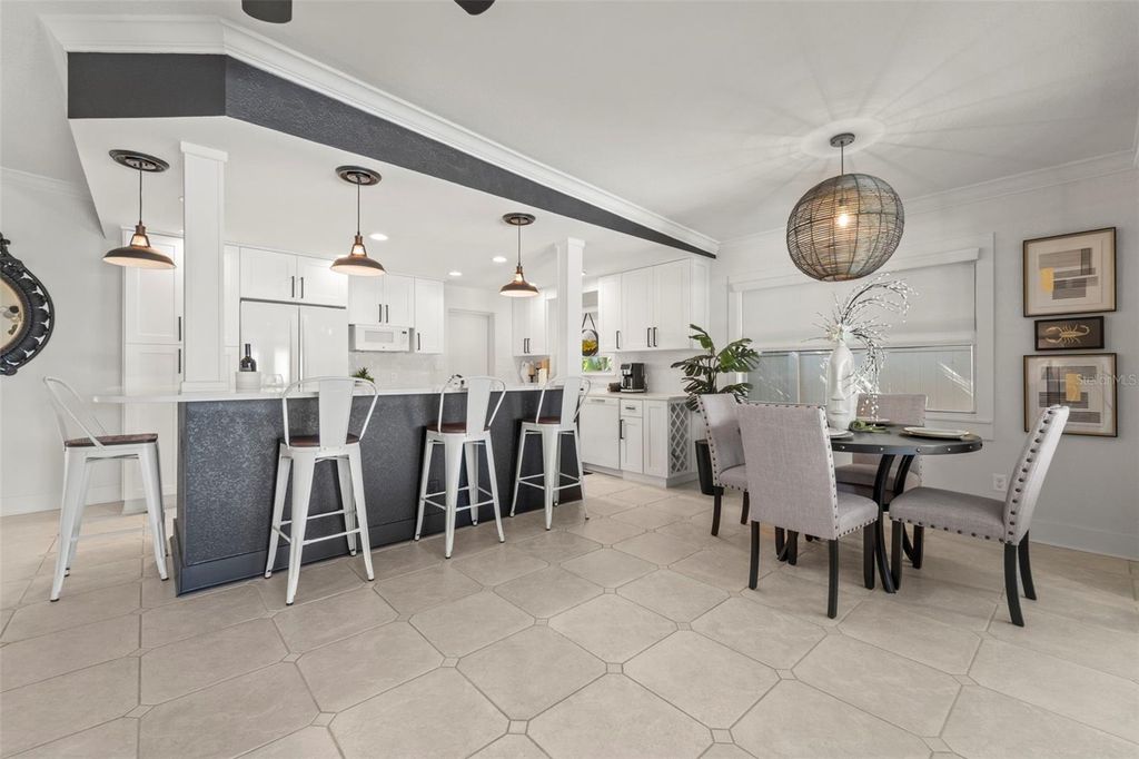 Image 19 of property listing at 402 161ST AVENUE, Redington Beach, FL 33708