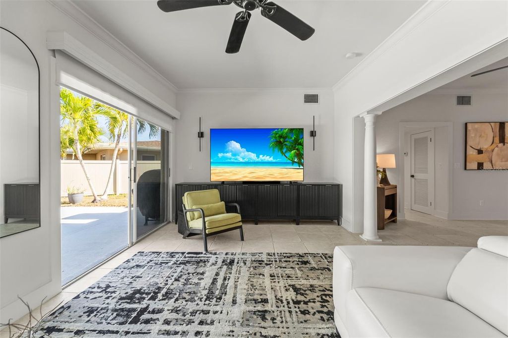 Image 25 of property listing at 402 161ST AVENUE, Redington Beach, FL 33708