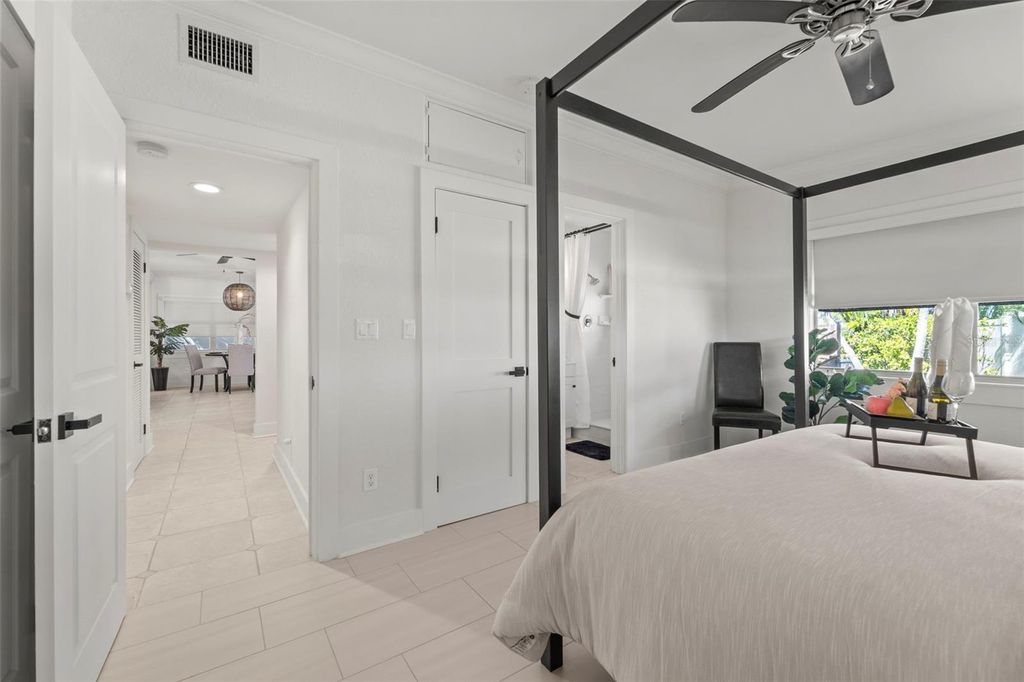 Image 30 of property listing at 402 161ST AVENUE, Redington Beach, FL 33708