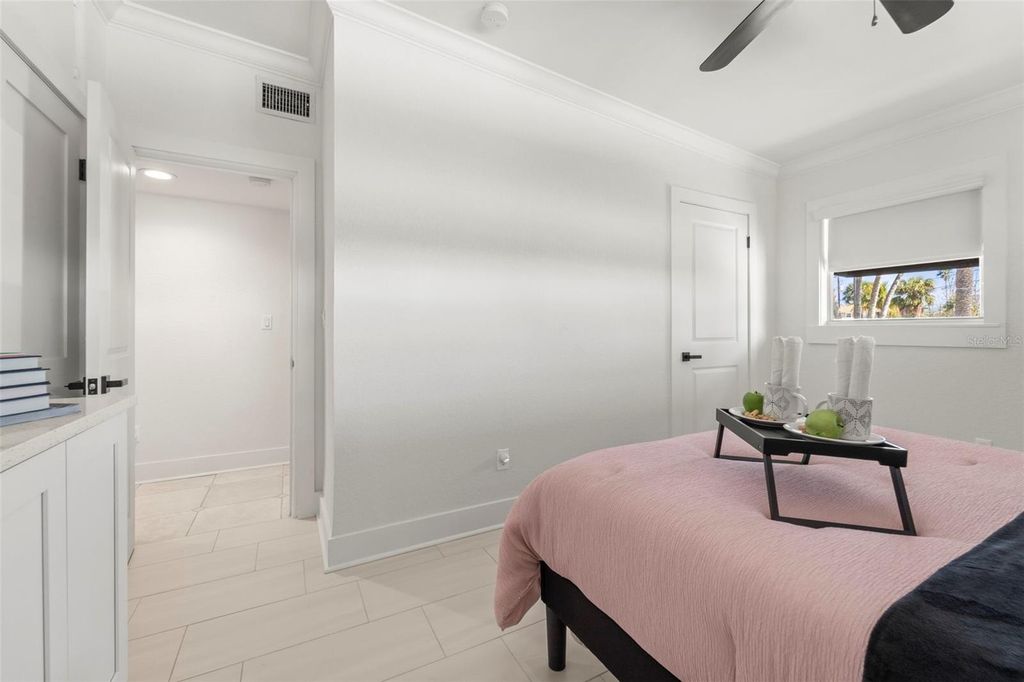 Image 39 of property listing at 402 161ST AVENUE, Redington Beach, FL 33708