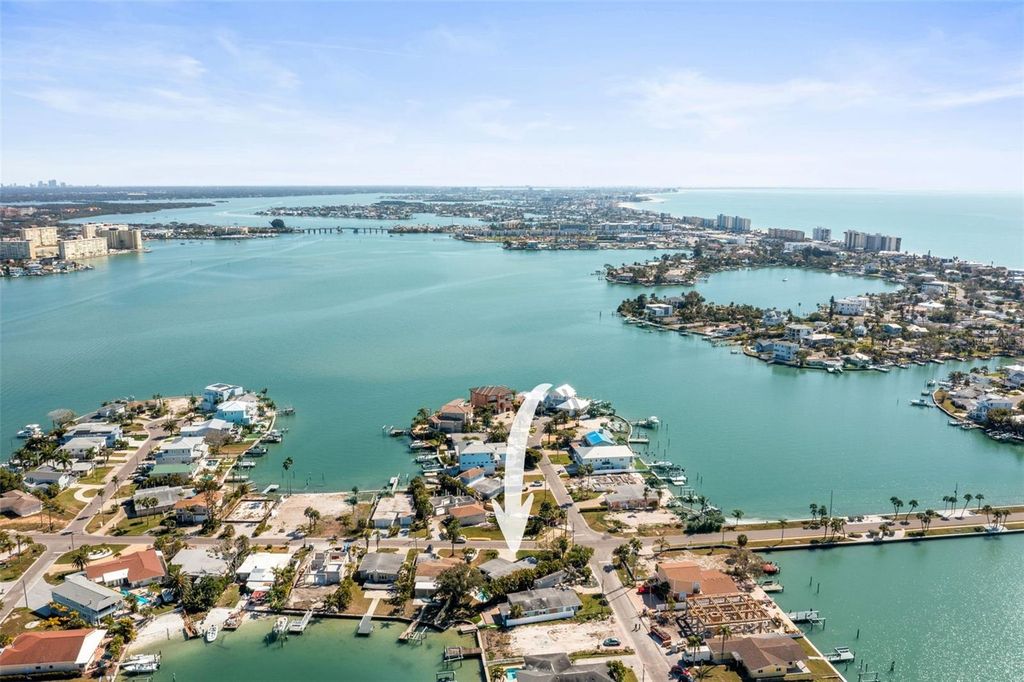 Image 52 of property listing at 402 161ST AVENUE, Redington Beach, FL 33708