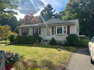 203 New Boston Rd, Sturbridge, MA 01566