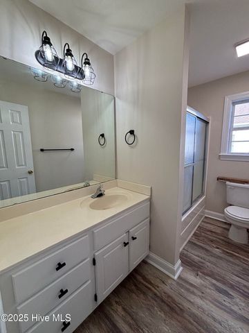 696 E Main Street, Winterville, NC 28590