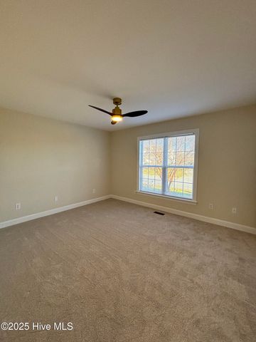 696 E Main Street, Winterville, NC 28590