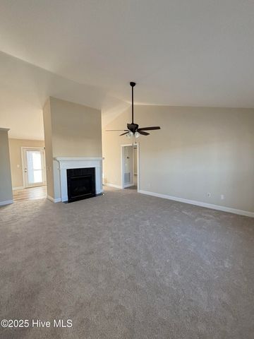 696 E Main Street, Winterville, NC 28590