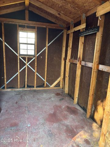 696 E Main Street, Winterville, NC 28590