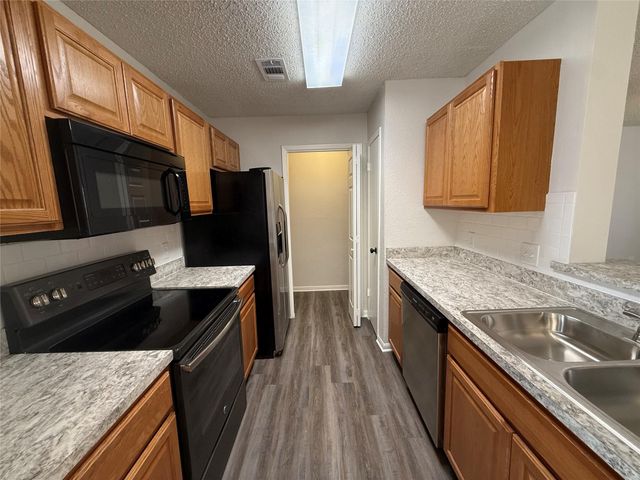 8911 SCHICK RD B, Austin, TX 78729
