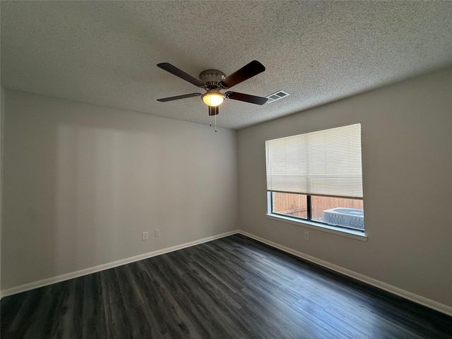 8911 SCHICK RD B, Austin, TX 78729
