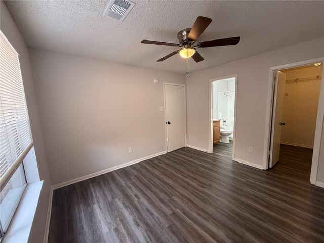 8911 SCHICK RD B, Austin, TX 78729