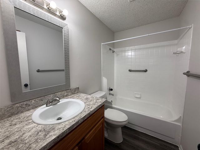 8911 SCHICK RD B, Austin, TX 78729
