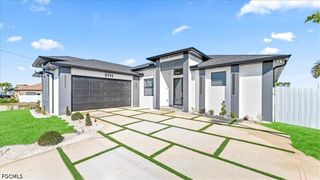 2711 Van Buren PKWY, Cape Coral, FL 33993
