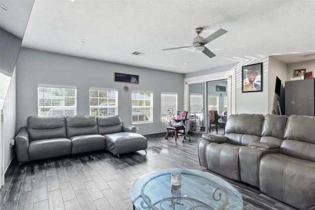 7210 Colton Street, Houston, TX 77016