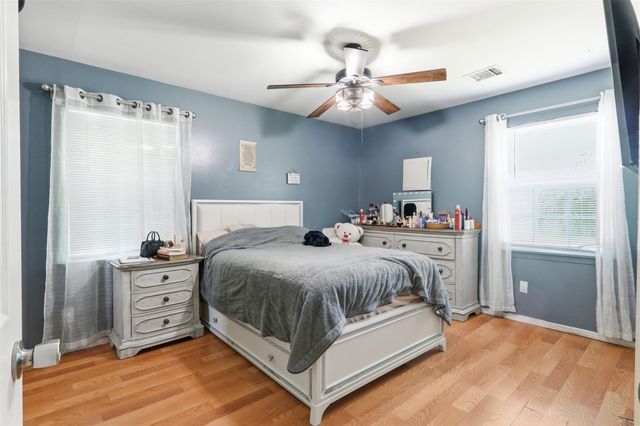 7210 Colton Street, Houston, TX 77016
