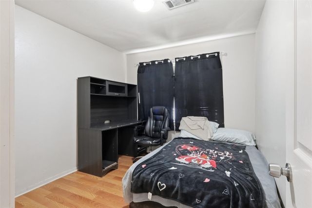 7210 Colton Street, Houston, TX 77016