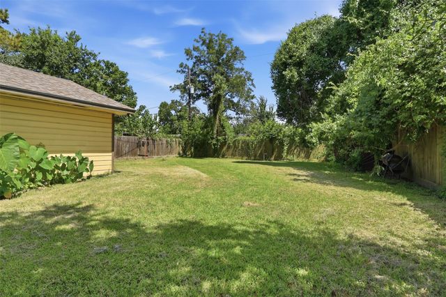 7210 Colton Street, Houston, TX 77016