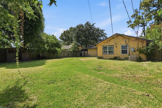 7210 Colton Street, Houston, TX 77016