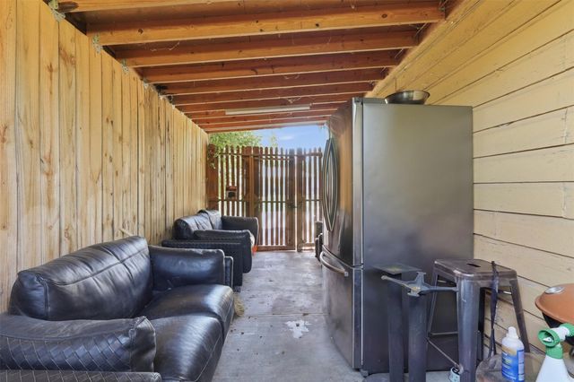 7210 Colton Street, Houston, TX 77016