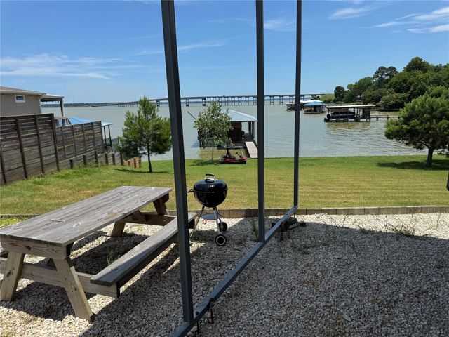 614 Lagoon Drive, Point Blank, TX 77364