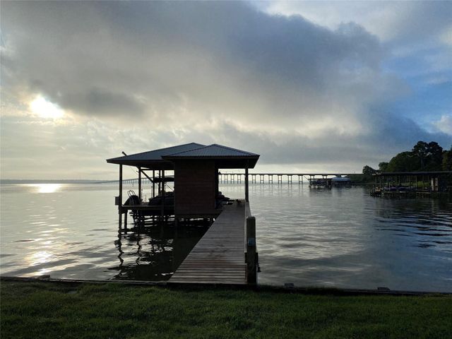 614 Lagoon Drive, Point Blank, TX 77364