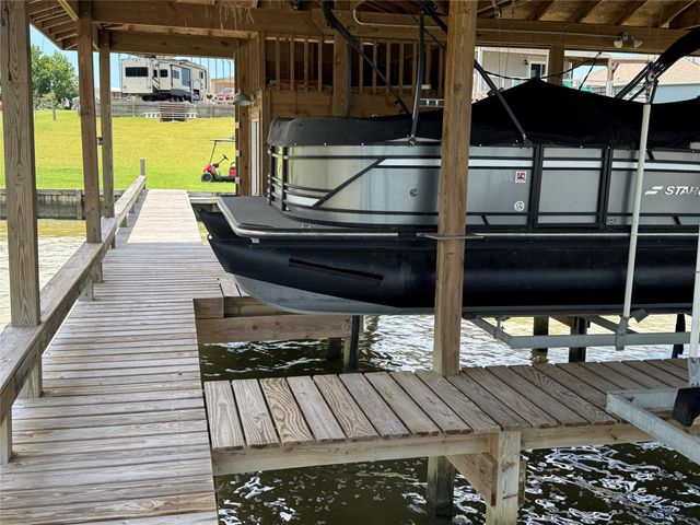 614 Lagoon Drive, Point Blank, TX 77364