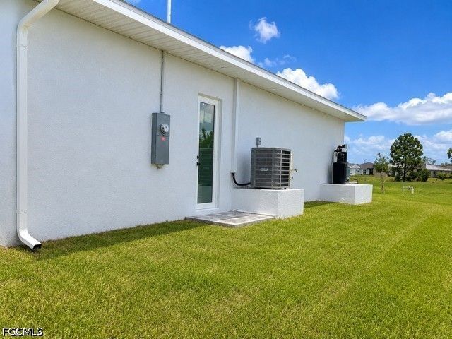 2813 NW 4th TER, Cape Coral, FL 33993