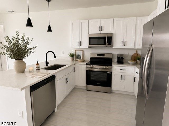 2813 NW 4th TER, Cape Coral, FL 33993